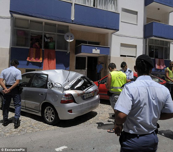 نجاة برتغالي سقط من الدور الرابع عشر! 		 صورة رقم 1