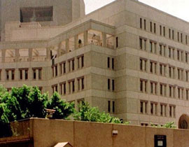 امريكا تغلق سفاراتها في الشرق الاوسط الاحد تحسبا لتهديدات صورة رقم 1