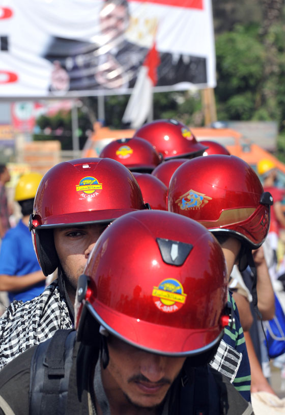  عشرات الجرحى والمعتقلين في اشتباكات بين الاخوان والامن صورة رقم 9