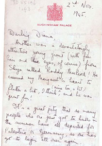 الملكة اليزابيث بجيل 19 تعترف أن قلبها خفق لضابط جذاب رقصت معه  صورة رقم 1