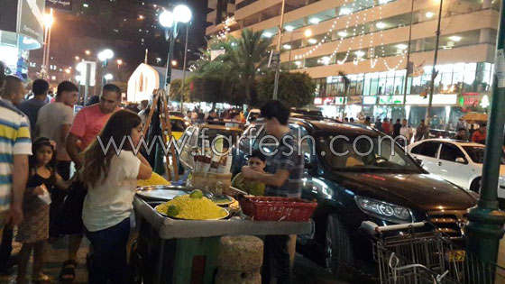 العاصمة الاقتصادية لفلسطين تعج بالأضواء وبهجة العيد  صورة رقم 26