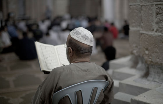بالصور.. مسلسلات اون لاين ينقل صور الاحتفالات بليلة القدر.. حول العالم صورة رقم 9