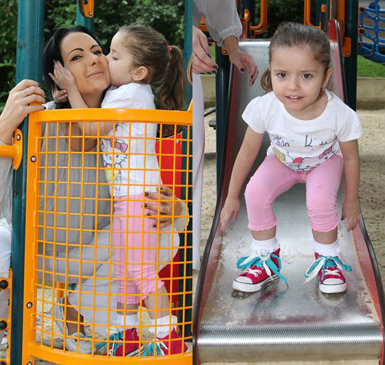 بريطانية تتحجب متخفية لإسترجاع ابنتها المختطفة في مصر  صورة رقم 6