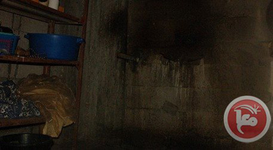 اسرة فلسطينية تعيد في مرآب سيارة!  صورة رقم 2