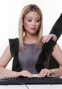 موظف كبير في مايكروسوفت يغتصب خادمة ويفقد عمله صورة رقم 1