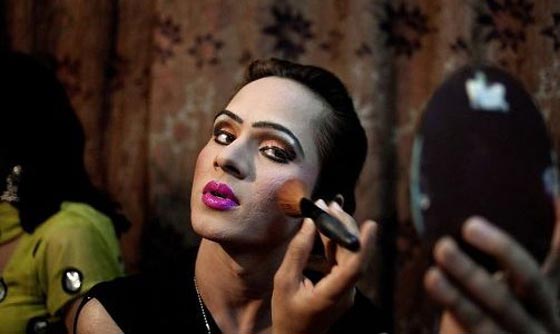 جامايكا: مقتل مراهق شاذ بشكل فاحش (مخنث) لأنه ارتدى ملابس نسائية صورة رقم 2 جامايكا: مقتل مراهق شاذ بشكل فاحش (مخنث) لأنه ارتدى ملابس نسائية صورة رقم 2