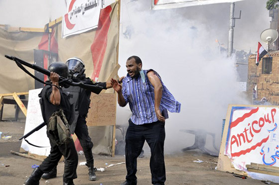 مصر: اكثر من 250 قتيلا من انصار مرسي واعلان حالة الطوارئ صورة رقم 4