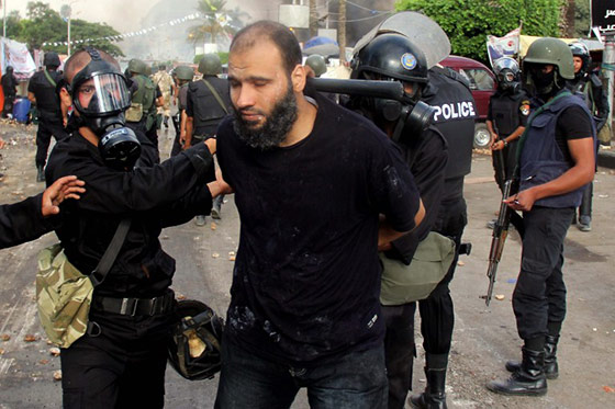 مصر: اكثر من 250 قتيلا من انصار مرسي واعلان حالة الطوارئ صورة رقم 5