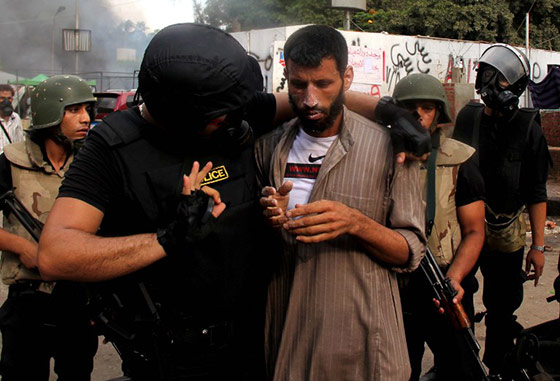 مصر: اكثر من 250 قتيلا من انصار مرسي واعلان حالة الطوارئ صورة رقم 6