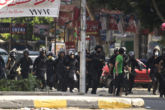 مصر: اكثر من 250 قتيلا من انصار مرسي واعلان حالة الطوارئ صورة رقم 19
