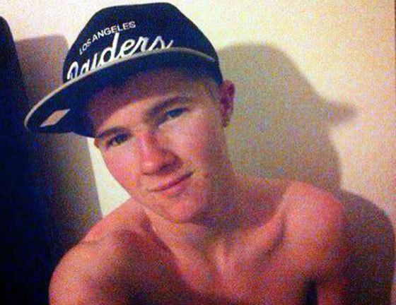 مراهق ينتحر لابتزازه بفيديو دردشة سكايب مع من اعتقدها فتاة بعمره صورة رقم 2