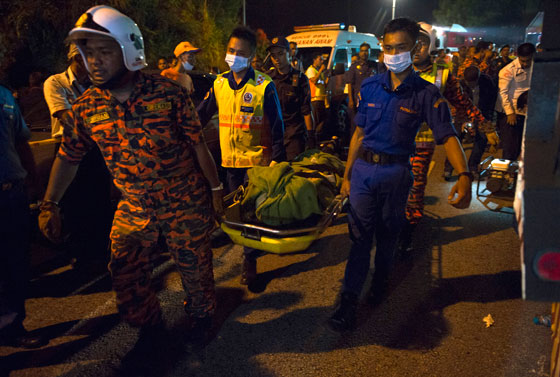 ماليزيا: مصرع 37 سائحا في حادث طرق مروع  صورة رقم 2