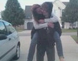 مراهقة تطعن طفلتها وتقتلها بعد دقائق من ولادتها! صورة رقم 1