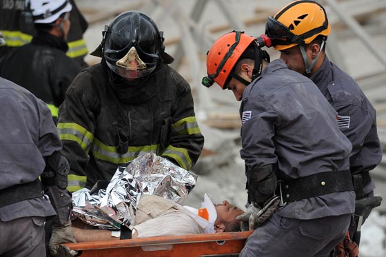 وفاة 6 أشخاص في إنهيار مبنى بالبرازيل  صورة رقم 15