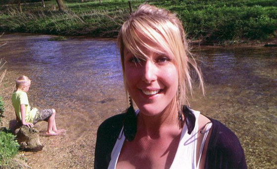 سائقة تصطدم بسيارة فتجد أن السائقة الاخرى (القتيلة) هي أختها  صورة رقم 2