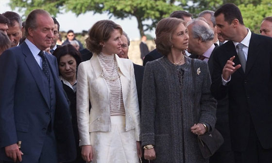 اسماء الاسد امراة بلا قلب وتواصل حياتها بثقة عمياء! صورة رقم 18