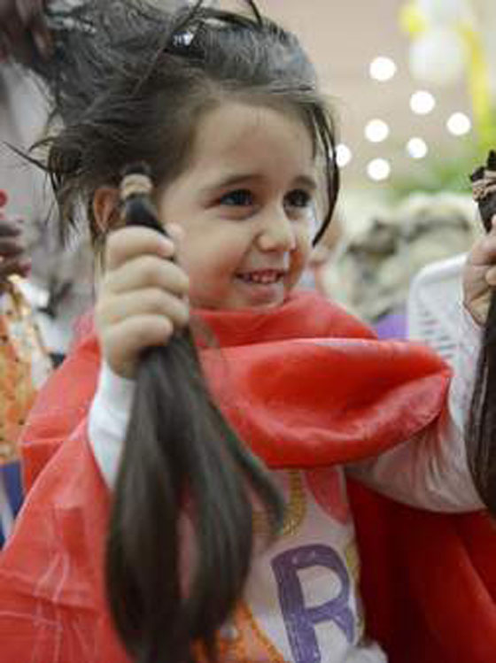 في فنزويلا.. لصوص يداهون النساء بالمقصات لسرقة شعرهن صورة رقم 4