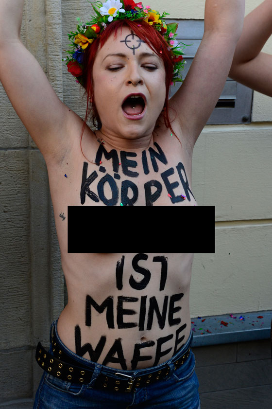 مفاجئ.. رجل وقف وراء منظمة فيمن النسائية وليس امرأة! صورة رقم 6