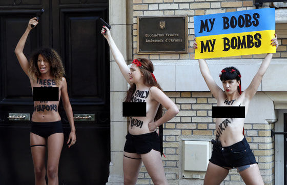 مفاجئ.. رجل وقف وراء منظمة فيمن النسائية وليس امرأة! صورة رقم 14