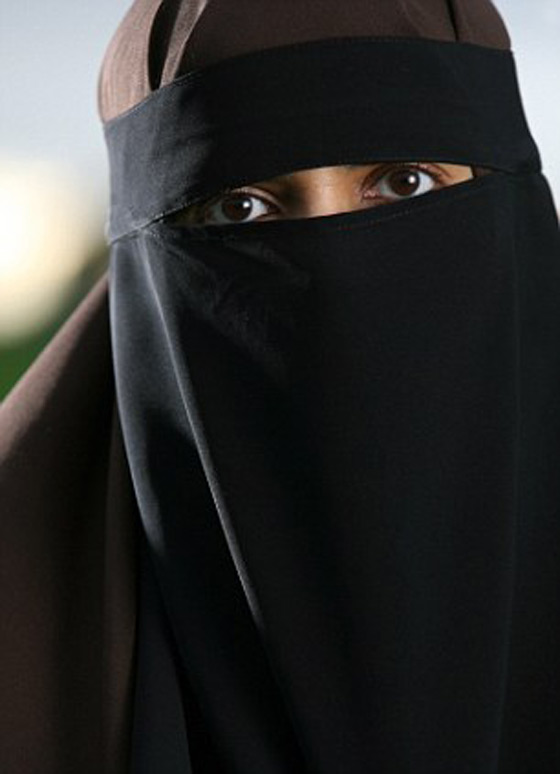 منع مسلمات من التحجب في كلية بريطانية.. لاسباب امنية صورة رقم 1 منع مسلمات من التحجب في كلية بريطانية.. لاسباب امنية صورة رقم 1