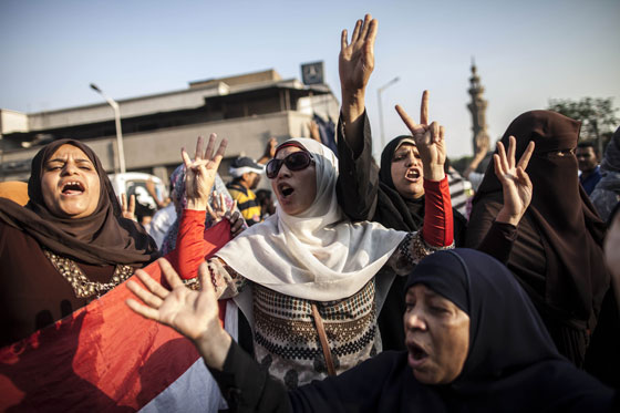 الانظار تتجه نحو مليونية الاخوان وانتقادات لتمديد حالة الطوارئ صورة رقم 2