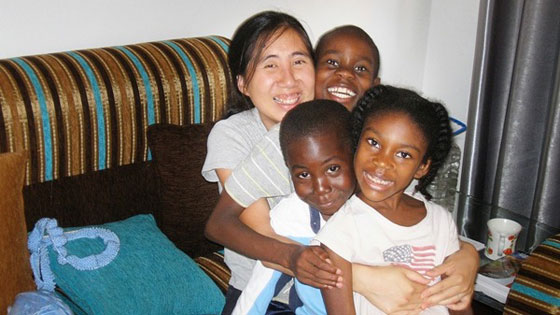 قطر تتهم زوجين امريكيين بتبني اطفال وقتلهم للتجارة باعضائهم! صورة رقم 2