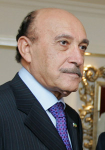 مبارك يواصل اعترافاته: القذافي استأجر قاتلا لاغتيال ملك السعودية صورة رقم 1