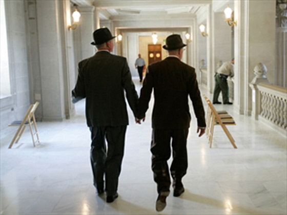 ناشط مصري يطالب بحماية الدستور لحرية العري والشذوذ.. والالحاد صورة رقم 1