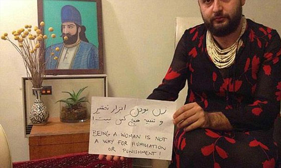 رجال أكراد بلباس نسائية يتظاهرون ضد النظام الايراني صورة رقم 4