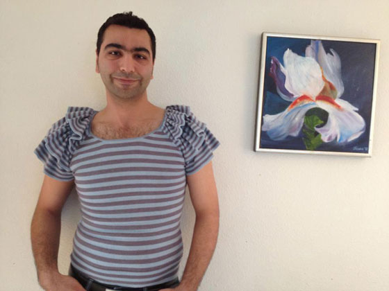 رجال أكراد بلباس نسائية يتظاهرون ضد النظام الايراني صورة رقم 12