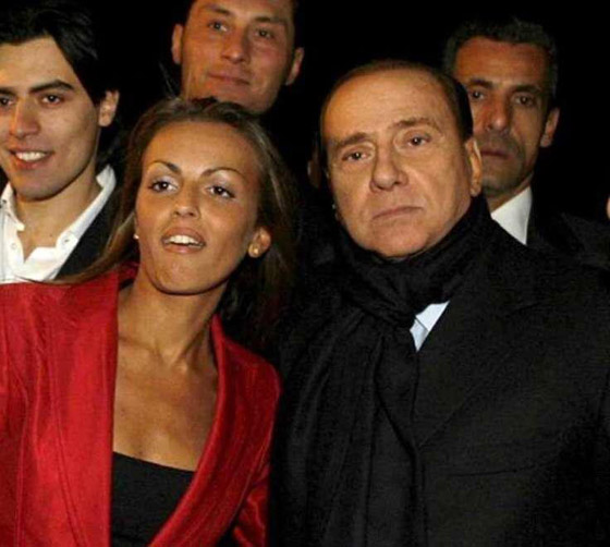 حب العجوز برلسكوني لعشرينية يعيد اليه الثقة بالنساء! صورة رقم 3