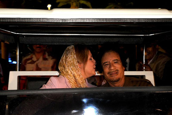 القذافي الشهواني.. جمع العاهرات من كل مكان.. حتى الشارع! صورة رقم 2