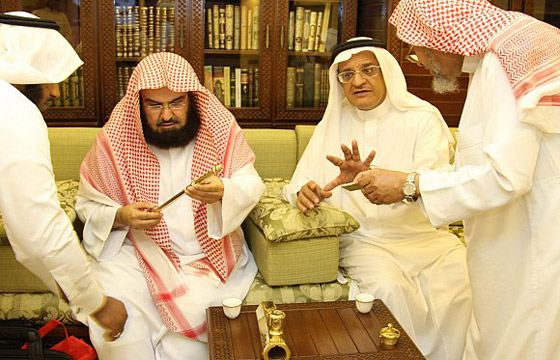 كبير السدنة للعاهل السعودي: لماذا يغيرون قفل الكعبة دون علمنا؟ صورة رقم 3