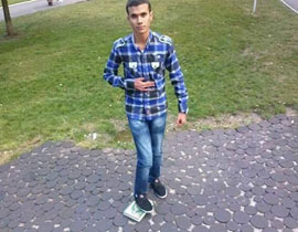 شاب تونسي مقيم في اوروبا يدوس القرآن بقدمه ويثير الغضب   صورة رقم 1