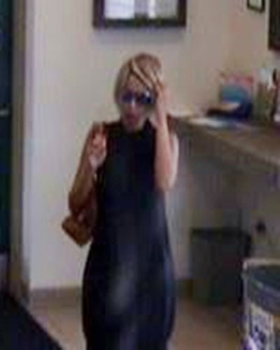 سعودية تحتفل بعيد ميلادها.. بسرقة بنك صورة رقم 3