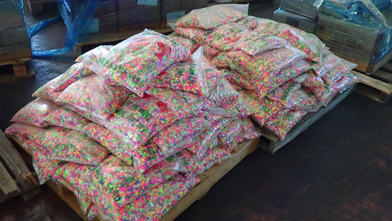 التاجر الخليلي اخفى الفياغرا المزيفة داخل الاثاث المستورد  صورة رقم 2