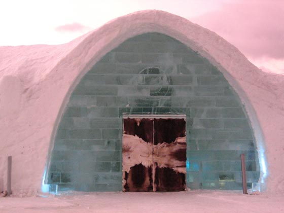 بعد كنيسة الثلج.. اقامة مسجد الثلج في السويد صورة رقم 7 بعد كنيسة الثلج.. اقامة مسجد الثلج في السويد صورة رقم 7