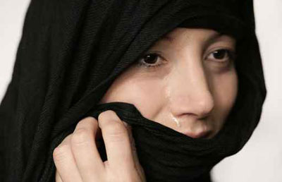 بريطانية تعتدي على صومالية لانها مسلمة! صورة رقم 1