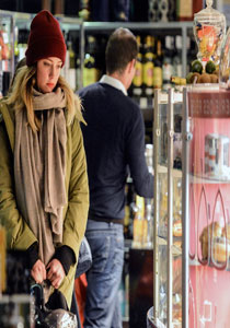 حظر التسوق في فرنسا الاحد يغضب الفرنسيين ويحدث شرخا بالحكومة  صورة رقم 1