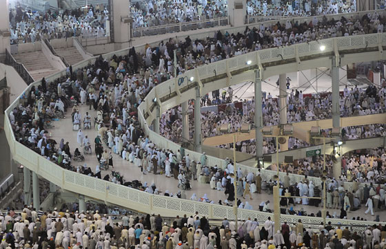 بالصور.. ملايين الحجاج تنتشر في الديار المقدسة صورة رقم 7