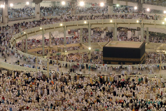 بالصور.. ملايين الحجاج تنتشر في الديار المقدسة صورة رقم 8