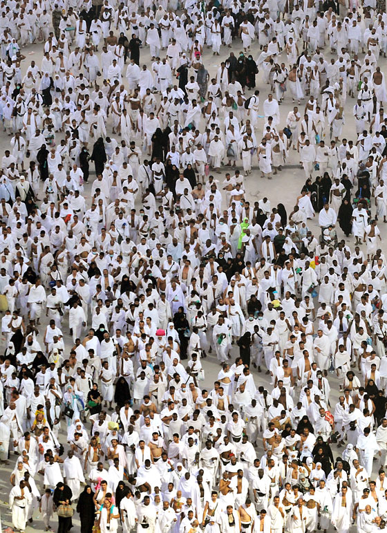 صور للحجاج وهم يرمون الجمرات صورة رقم 11 صور للحجاج وهم يرمون الجمرات صورة رقم 11