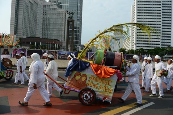 بالصور.. شاهدوا احتفالات شعوب العالم بعيد الاضحى صورة رقم 16