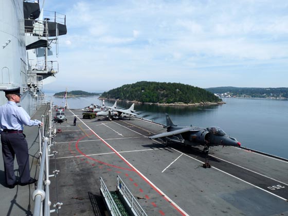 ايلاستريوس.. آخر حاملة طائرات بريطانية معروضة للبيع صورة رقم 4 ايلاستريوس.. آخر حاملة طائرات بريطانية معروضة للبيع صورة رقم 4