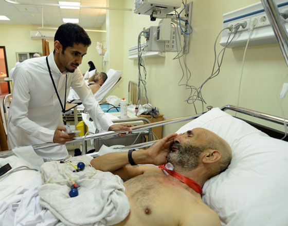 دموع الفرح تهمي من عيني حاج مغربي.. رغم المصيبة صورة رقم 4 دموع الفرح تهمي من عيني حاج مغربي.. رغم المصيبة صورة رقم 4