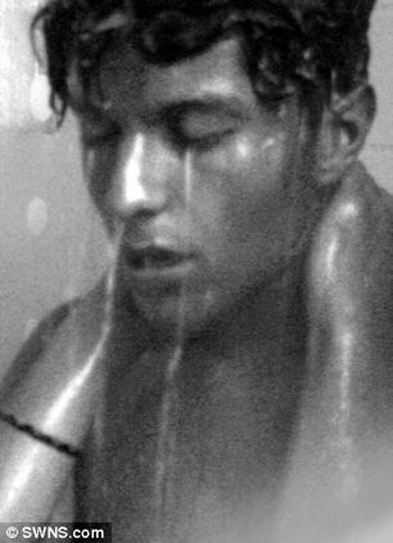 باسم الفن: شاذ فاحش يفقد عذريته أمام الناس ضمن مشروع مدرسي صورة رقم 3 باسم الفن: شاذ فاحش يفقد عذريته أمام الناس ضمن مشروع مدرسي صورة رقم 3