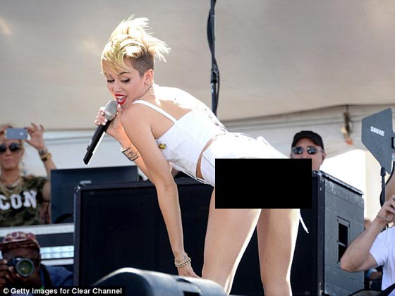 ثانوية في كاليفورنيا تحظر الرقص على طريق مايلي سايروس صورة رقم 1