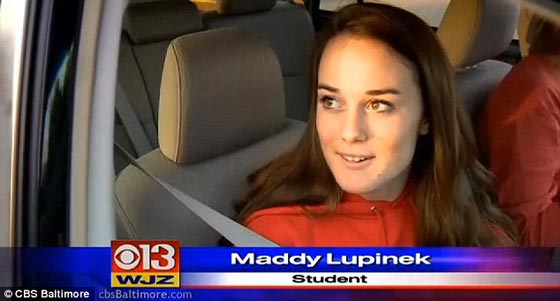 ثانوية في كاليفورنيا تحظر الرقص على طريق مايلي سايروس صورة رقم 10