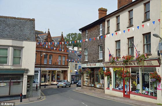 اجبار ابنة مليونير على الاعتذار لجيرانها بعد حفلة صاخبة صورة رقم 6