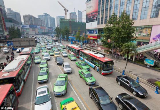 مقتل طفل صيني بعد قفزه من الطابق الثلاثين تنفيذاً لأمر معلمته صورة رقم 7 مقتل طفل صيني بعد قفزه من الطابق الثلاثين تنفيذاً لأمر معلمته صورة رقم 7